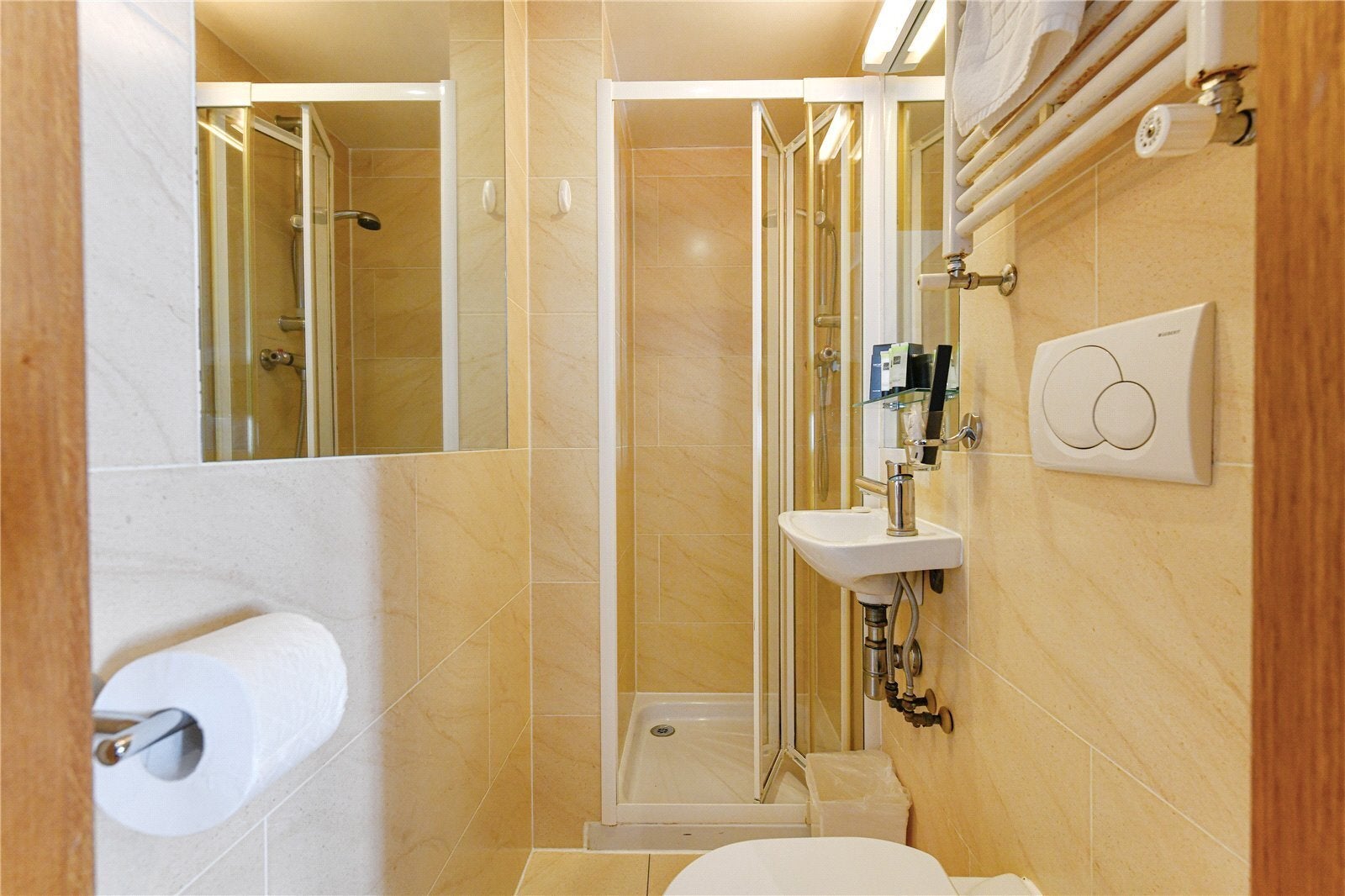 Flat Cartwright Gardens in Greater London