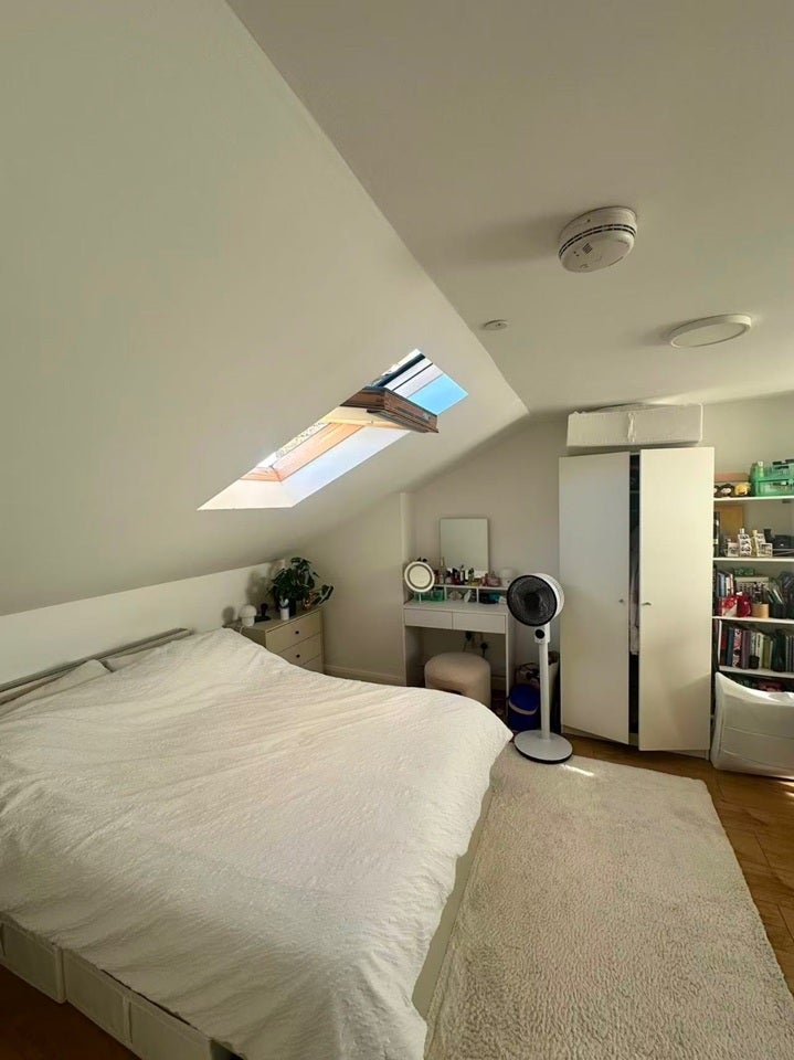 Room Sulgrave Road in Greater London