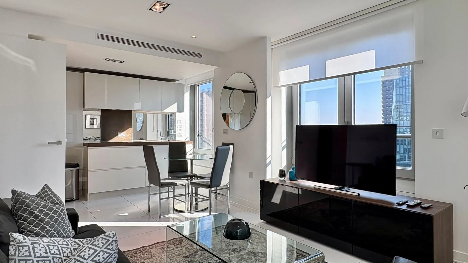 Flat Longford Street in Greater London