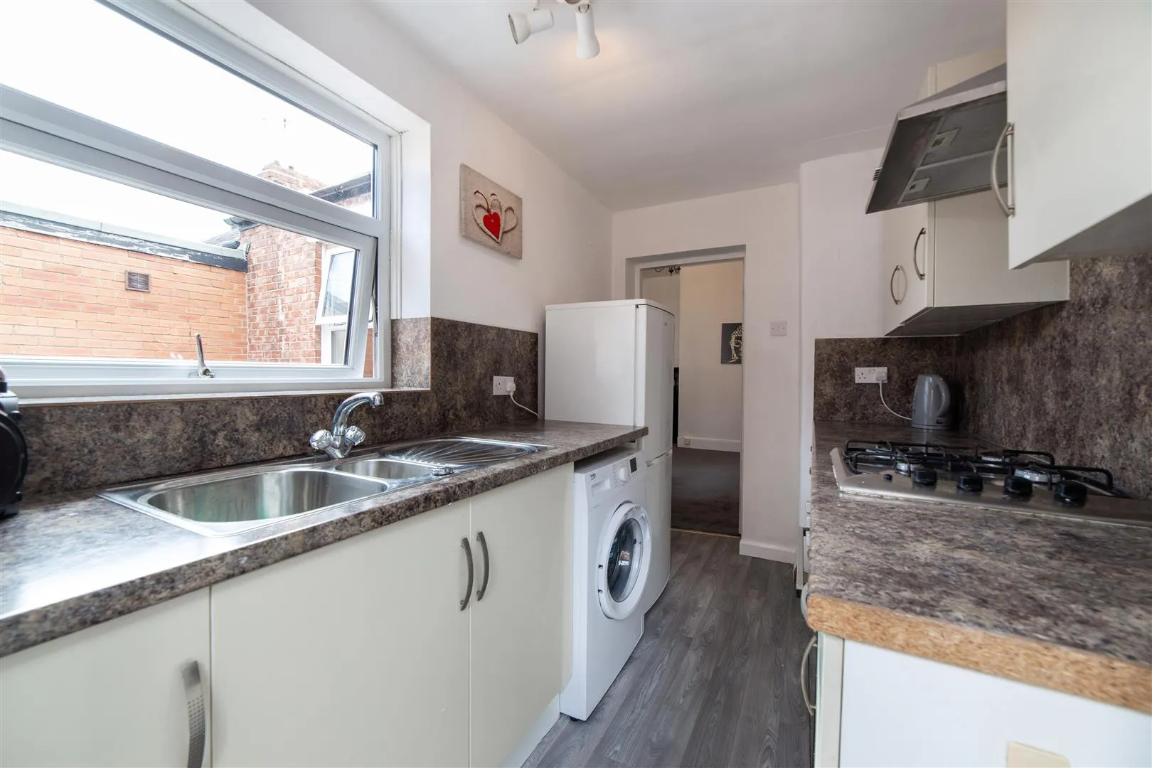 Flat Ancrum Street in Newcastle upon Tyne