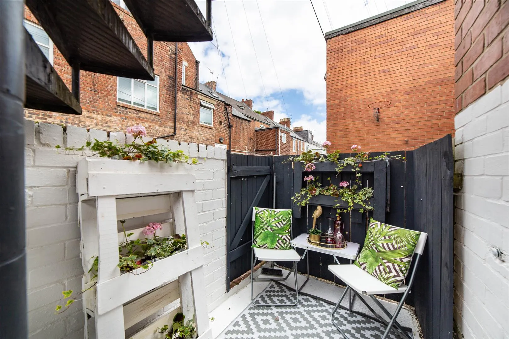 Flat Ancrum Street in Newcastle upon Tyne