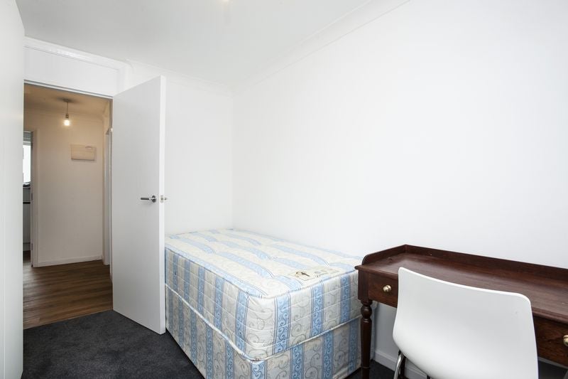 Room Mile End Road in Greater London