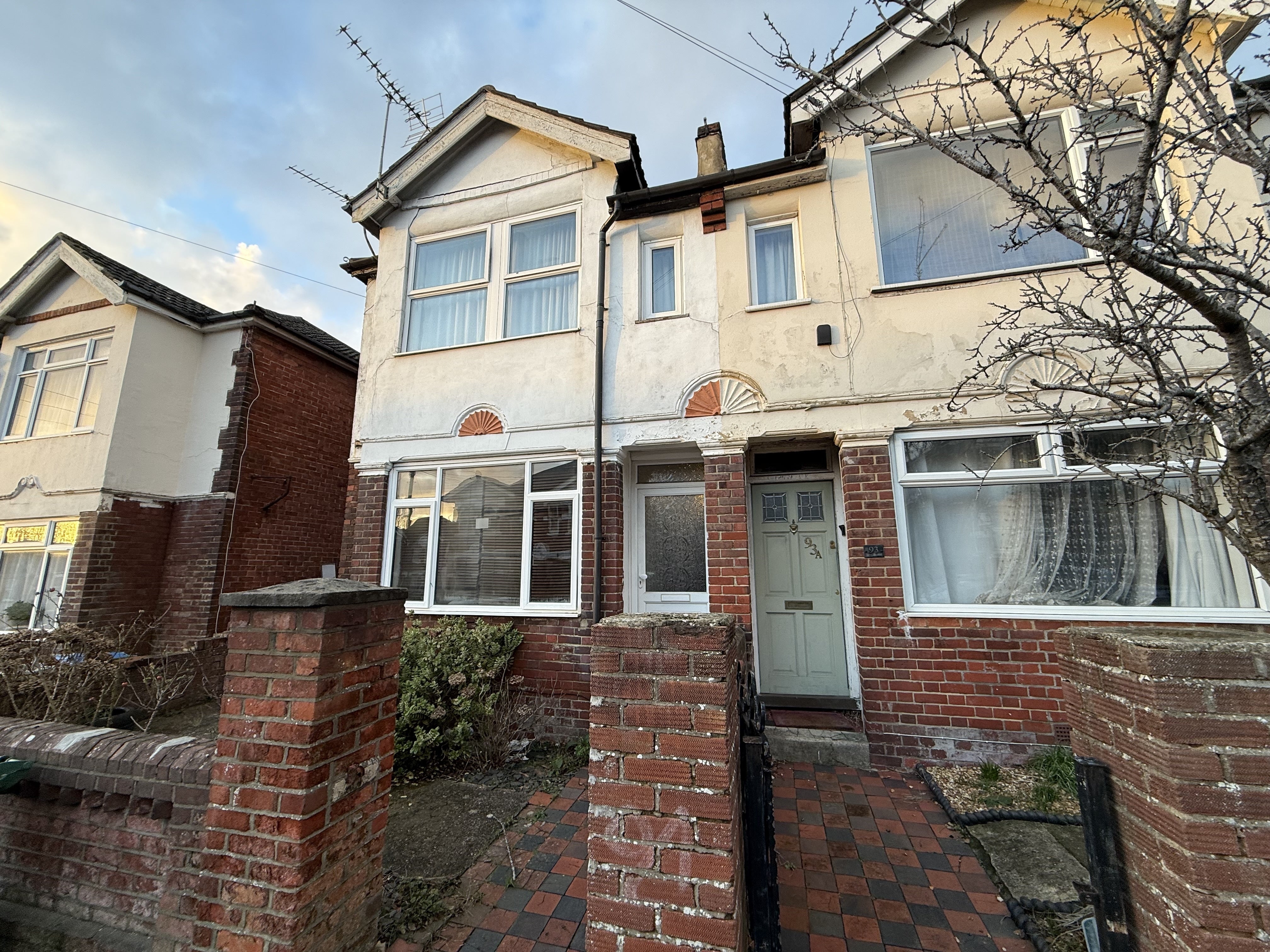 House Wilton Avenue in Southampton