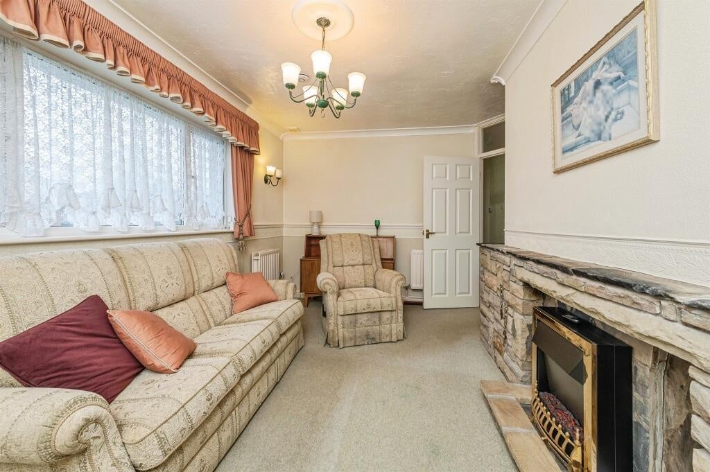 Flat Partridge Crescent in Kirklees
