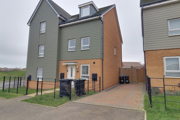 House Glenvale Drive in Wellingborough
