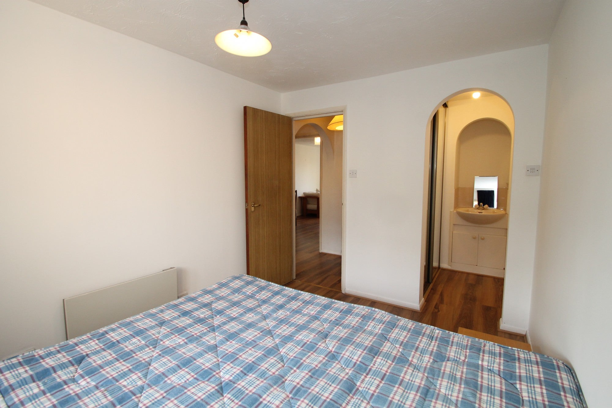 Flat Chillingworth Road in Greater London