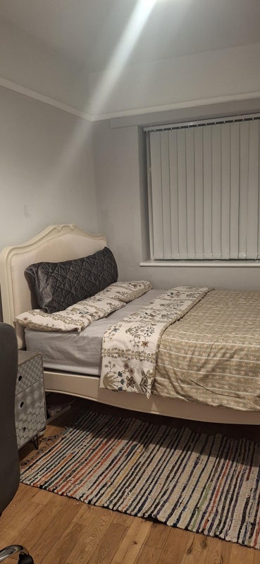 Room Sherwood Road in Birmingham