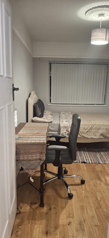 Room Sherwood Road in Birmingham