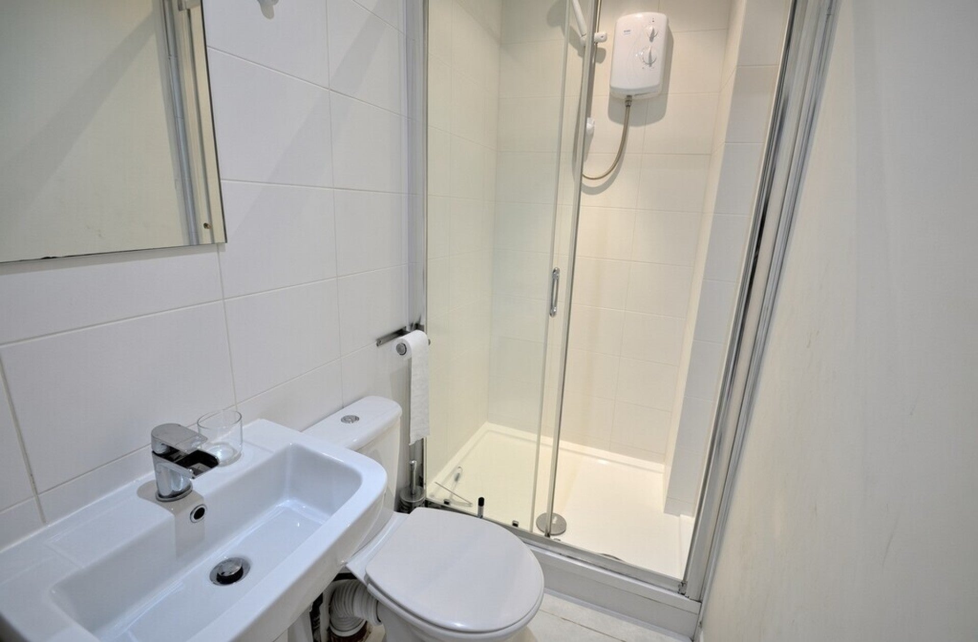 Room Alexandra Court in Borough of Runnymede