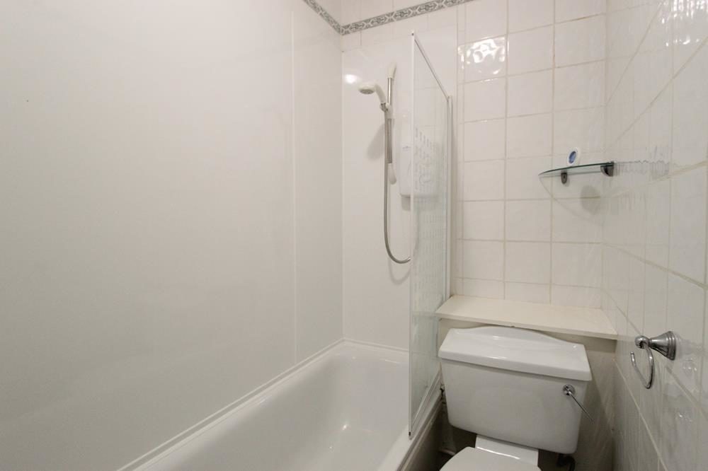 Flat Rosebank Place in Cumbernauld