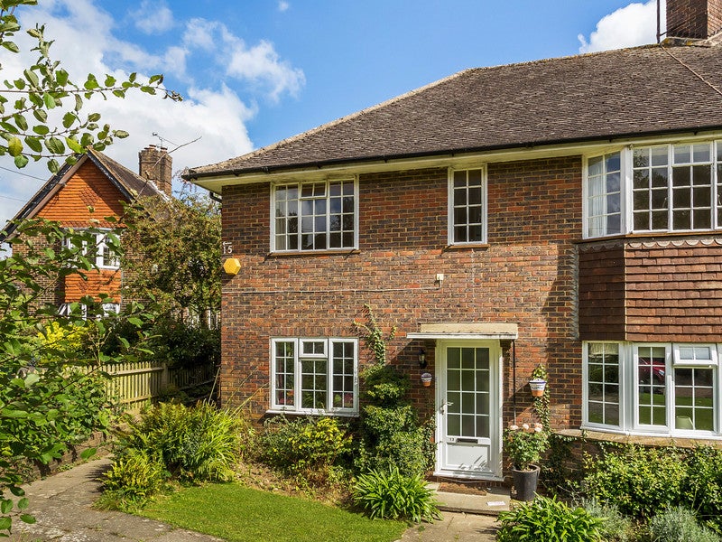 Flat Wickham Way in Mid Sussex