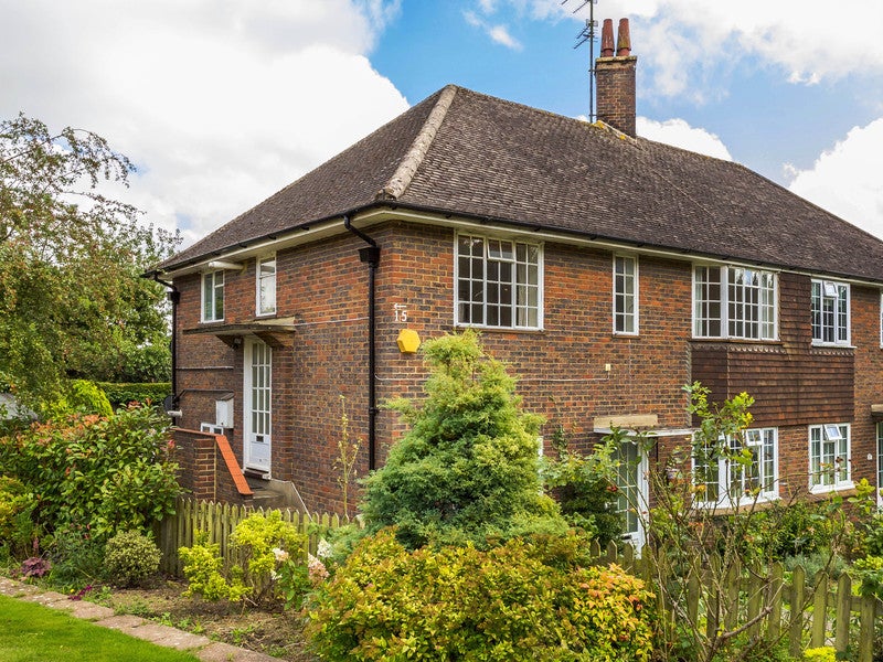 Flat Wickham Way in Mid Sussex