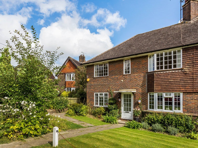 Flat Wickham Way in Mid Sussex