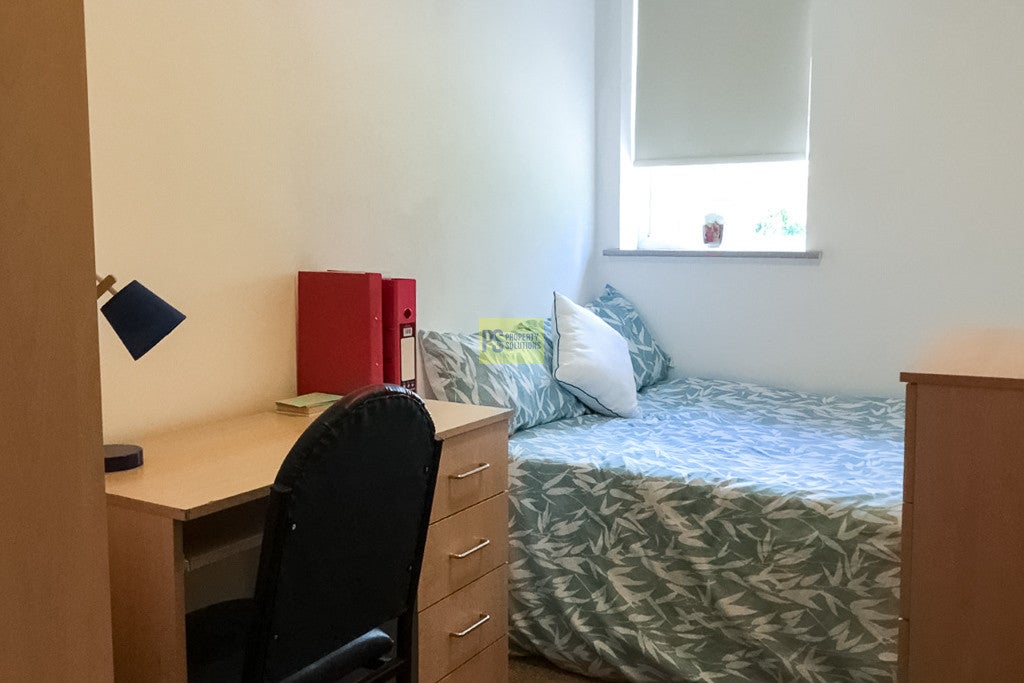 Room Teignmouth Road in Birmingham