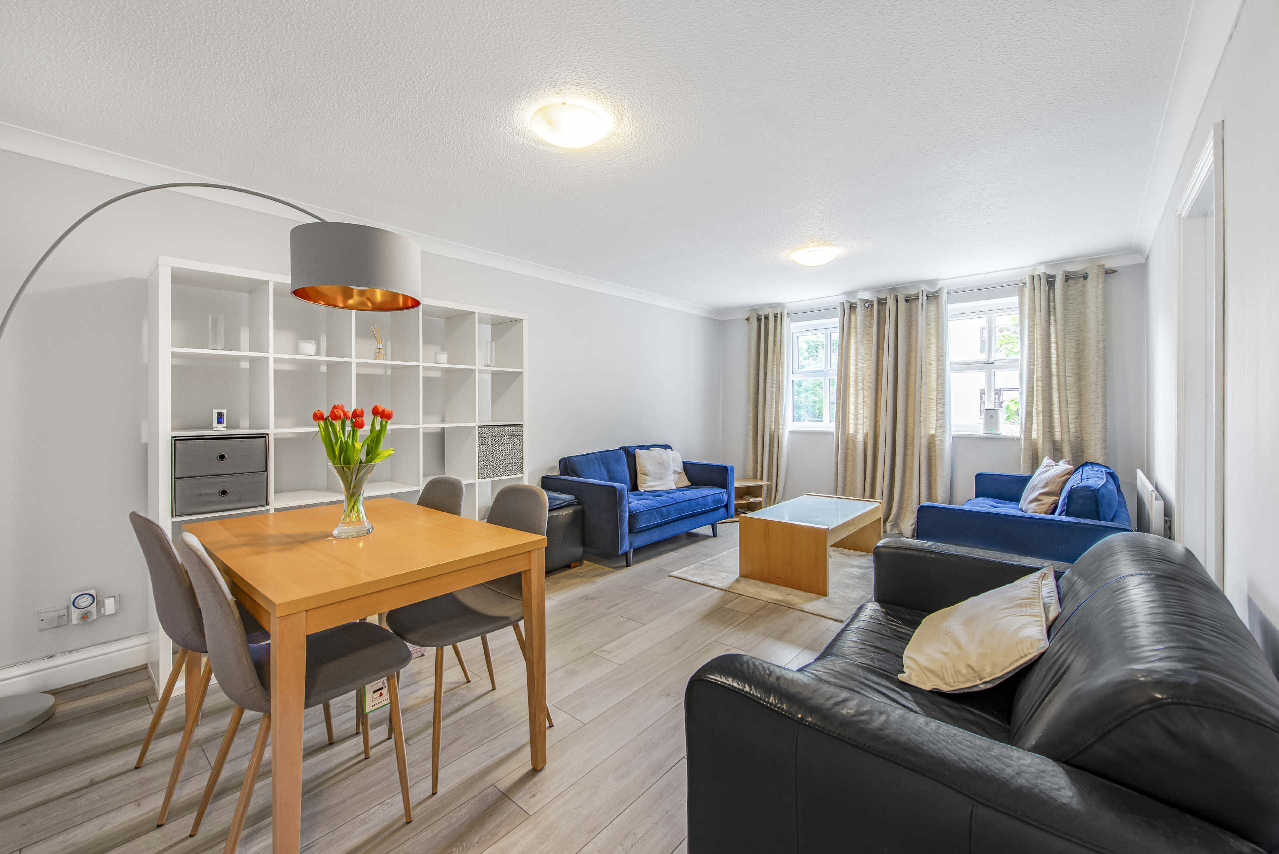 Flat Vauxhall Grove in Greater London