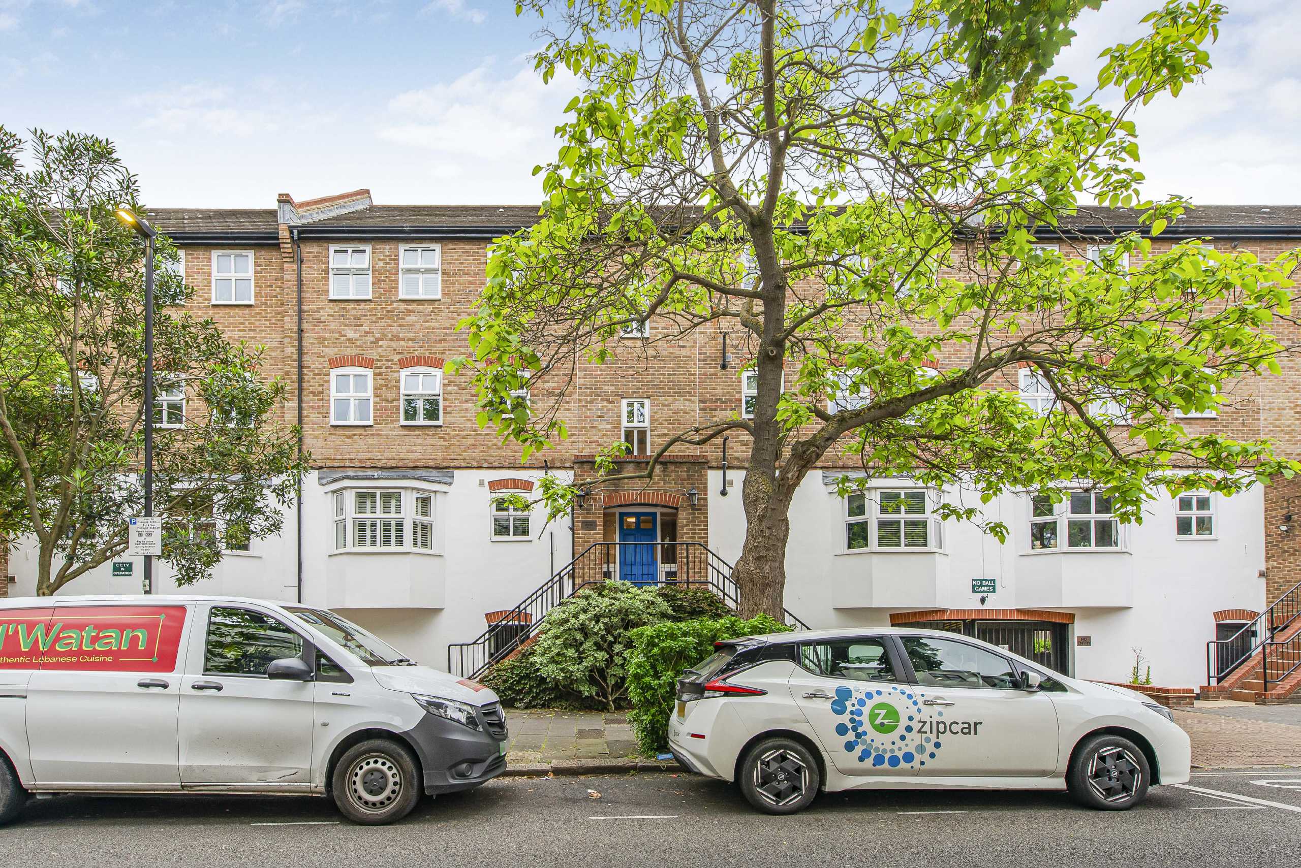 Flat Vauxhall Grove in Greater London