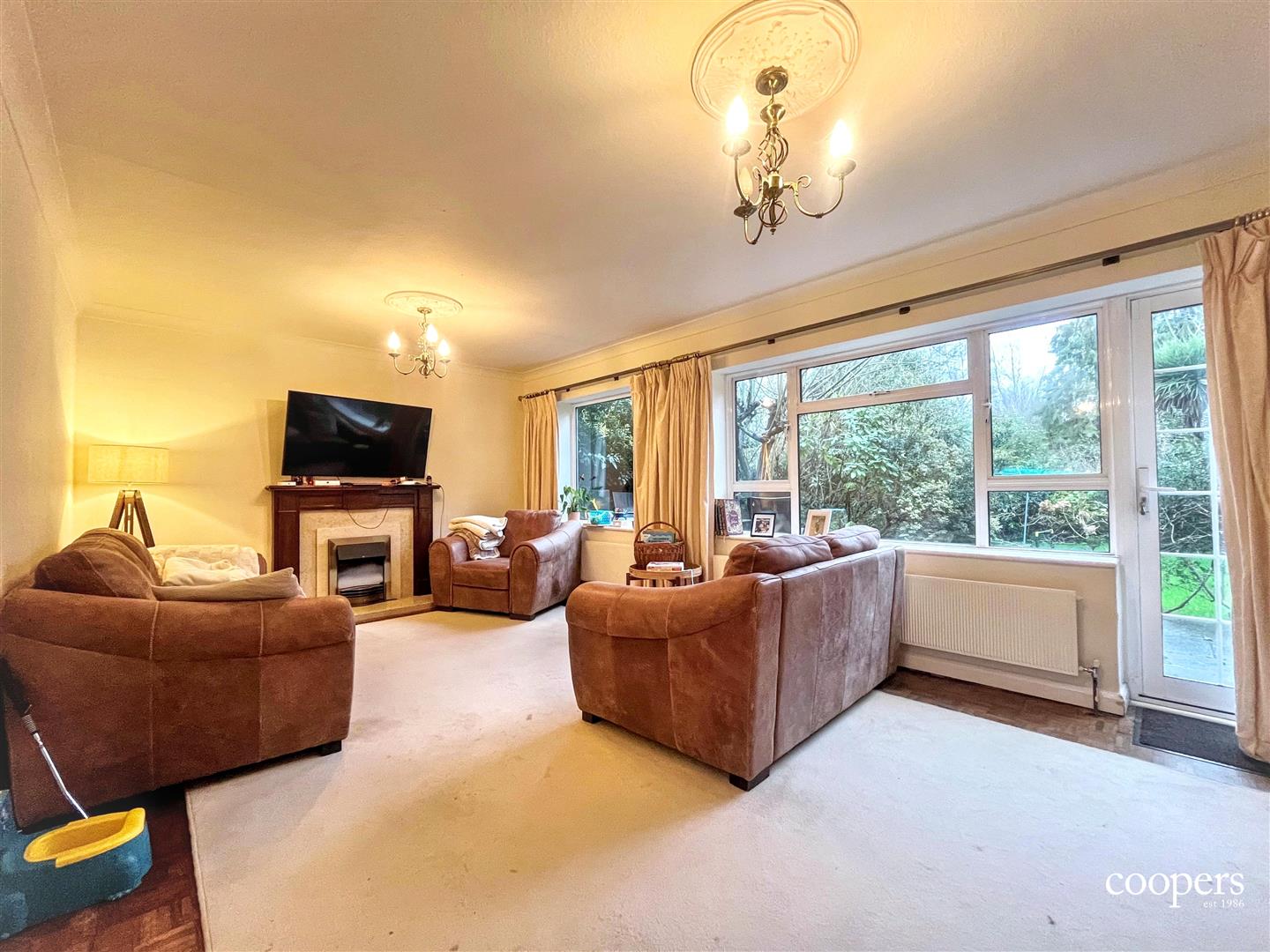 House Pinn Way in Greater London