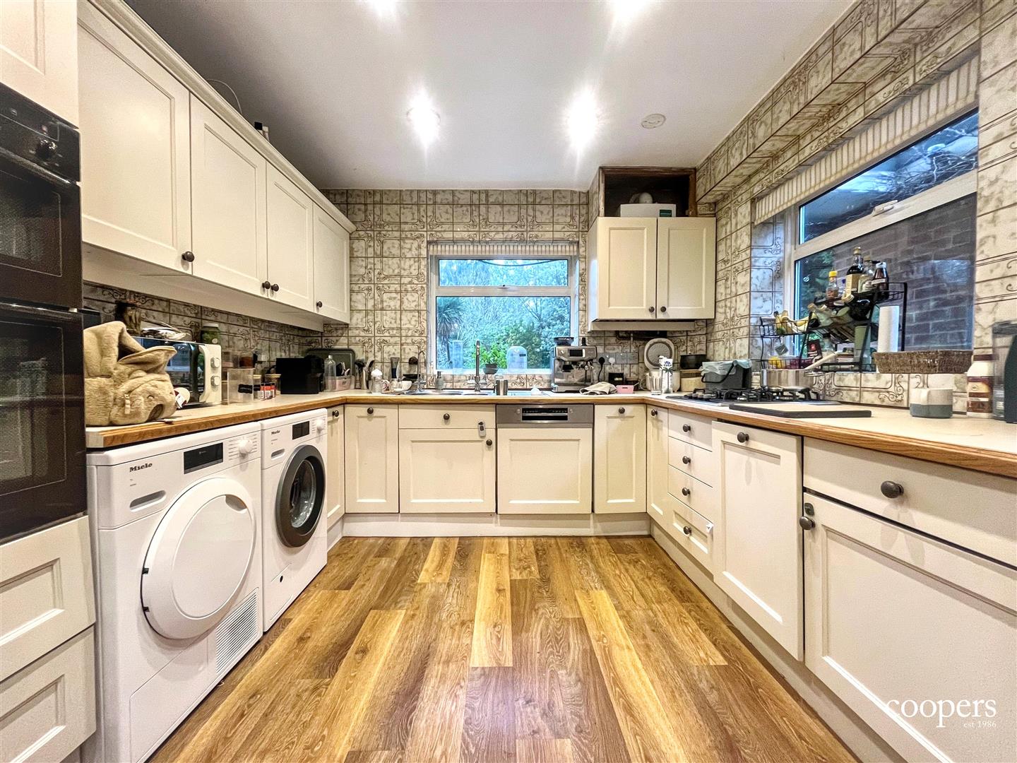 House Pinn Way in Greater London