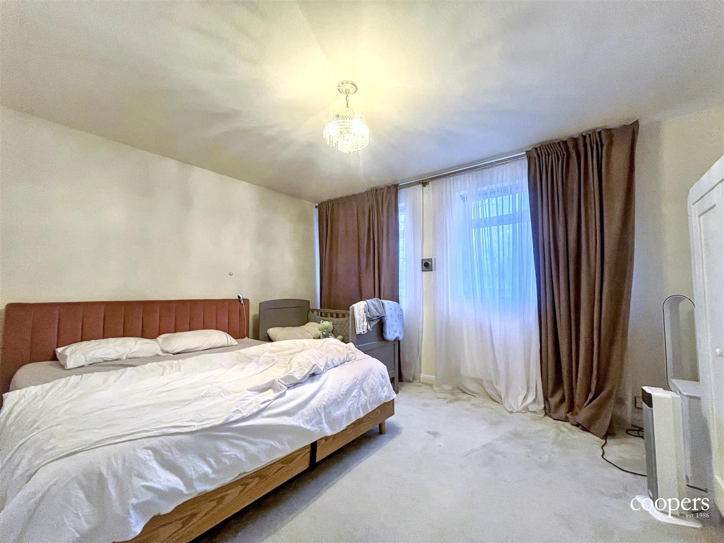 House Pinn Way in Greater London