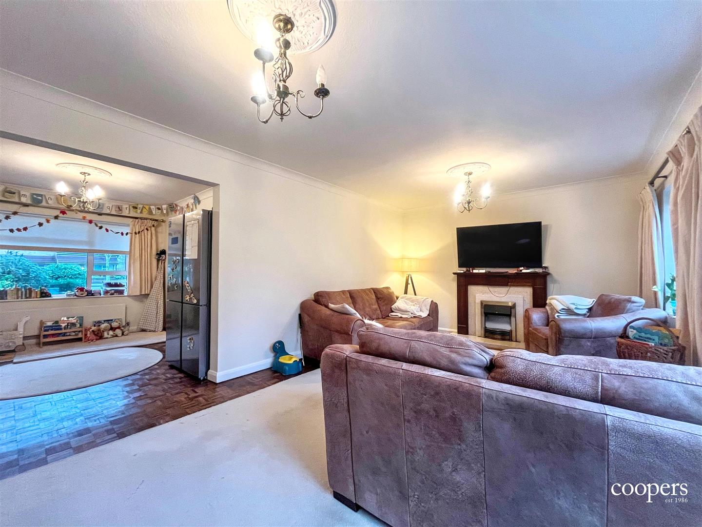 House Pinn Way in Greater London