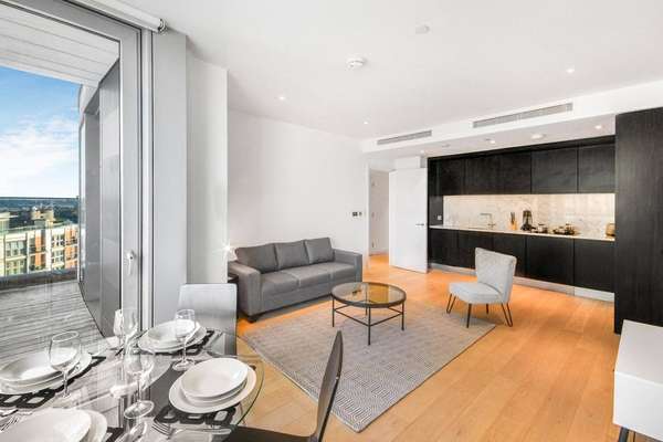 Flat Biscayne Avenue in Greater London
