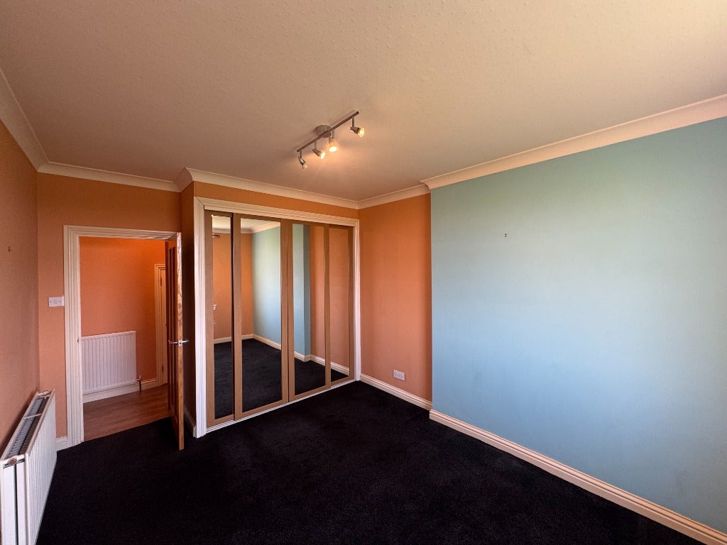 Flat North Shore Road in Troon