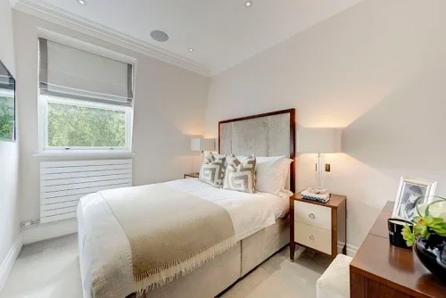 Flat Kensington Gardens Square in London