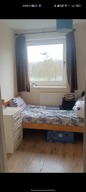 Room Burdett Road in Greater London