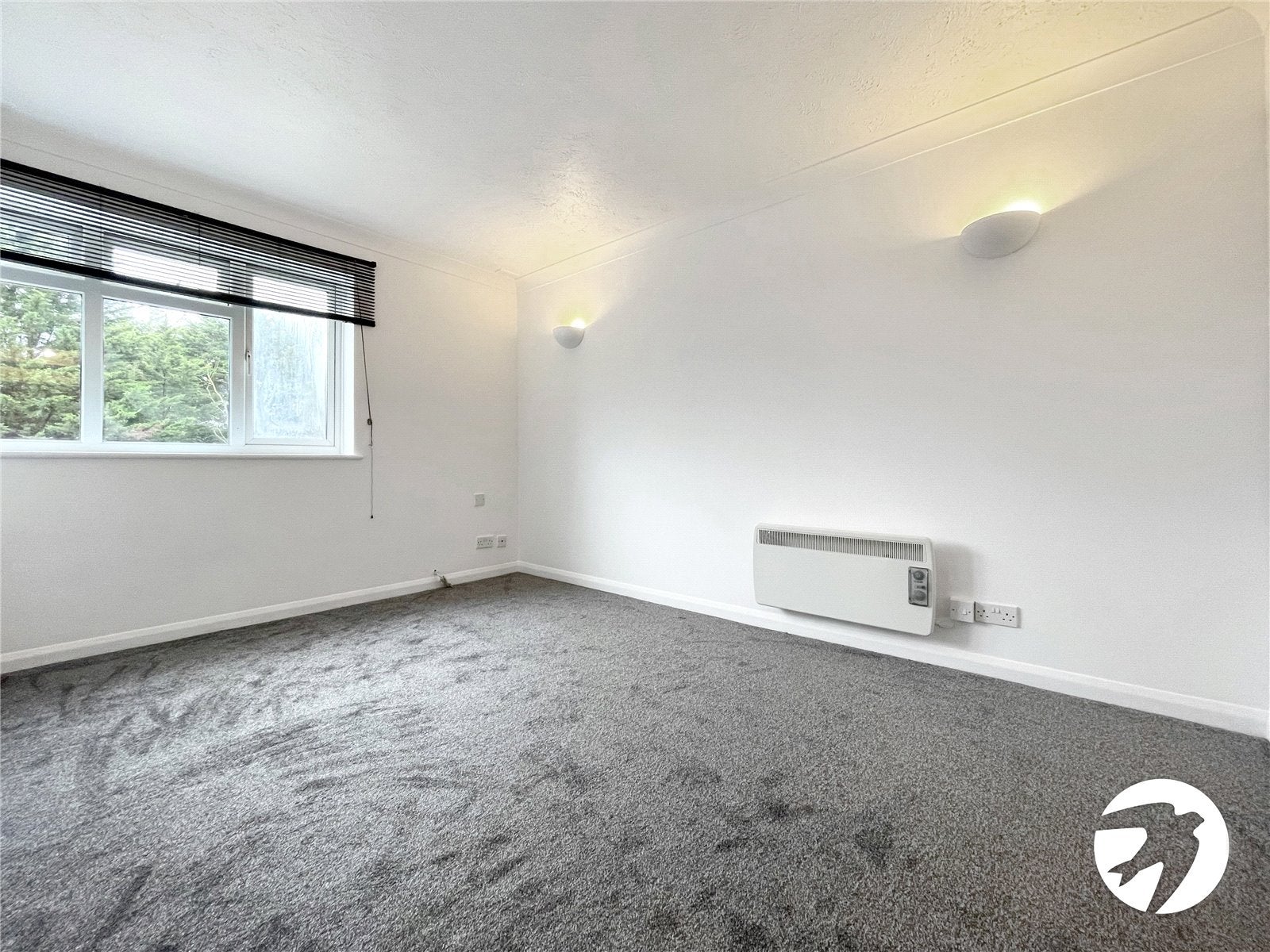 Flat Erith Road in Greater London