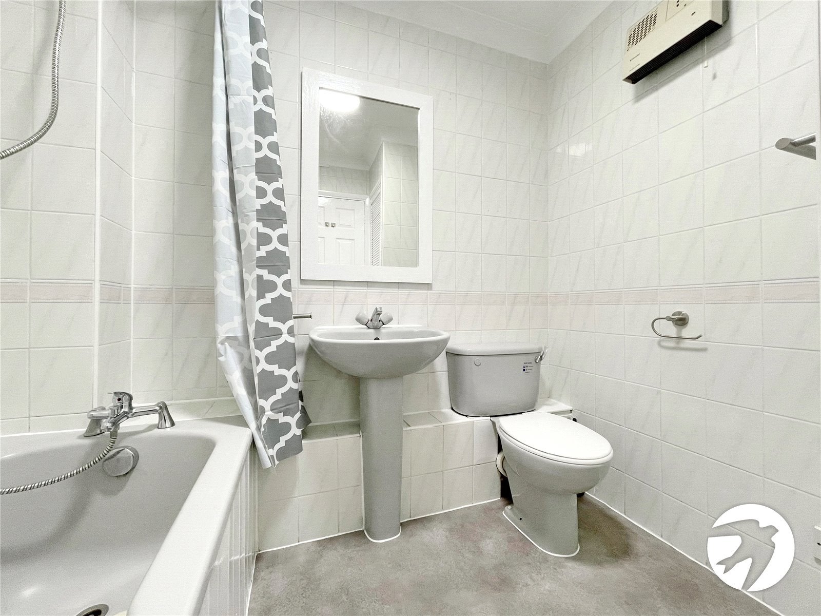 Flat Erith Road in Greater London