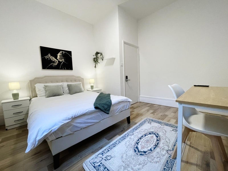 Room Agamemnon Road in Greater London