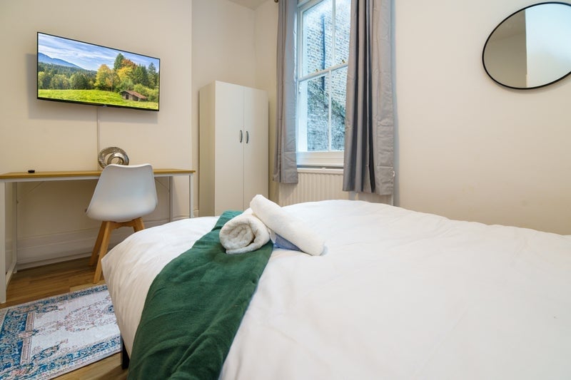 Room Agamemnon Road in Greater London