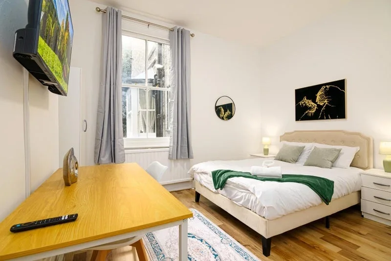 Room Agamemnon Road in Greater London