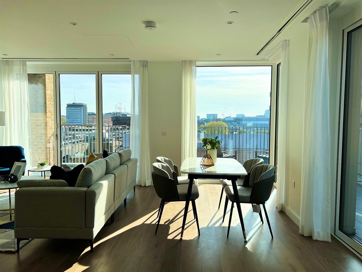 Flat Phoenix Place in Greater London
