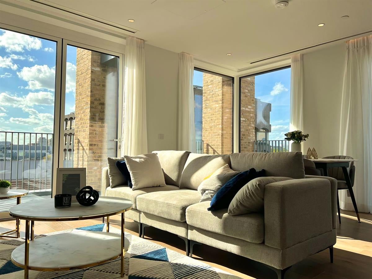 Flat Phoenix Place in Greater London