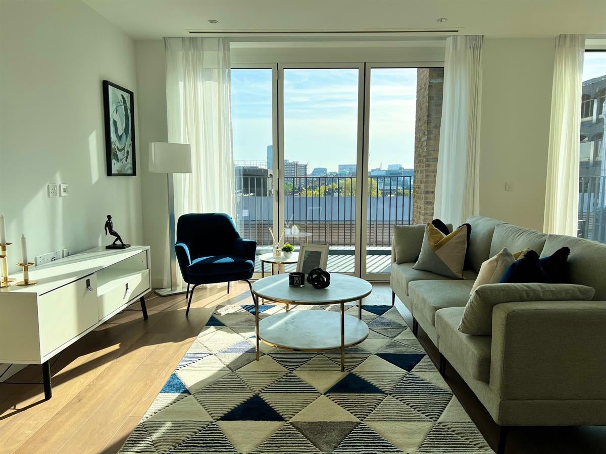 Flat Phoenix Place in Greater London