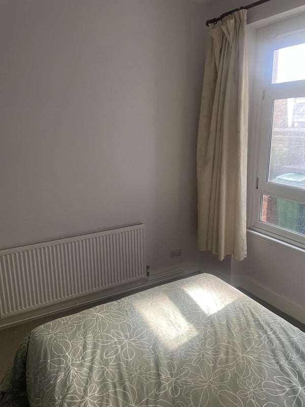 Flat Morgan Road in Greater London
