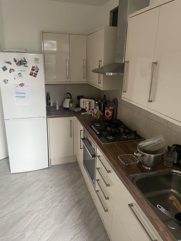 Flat Morgan Road in Greater London