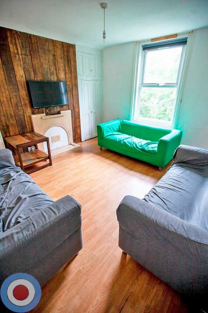 Room Amherst Road in Manchester