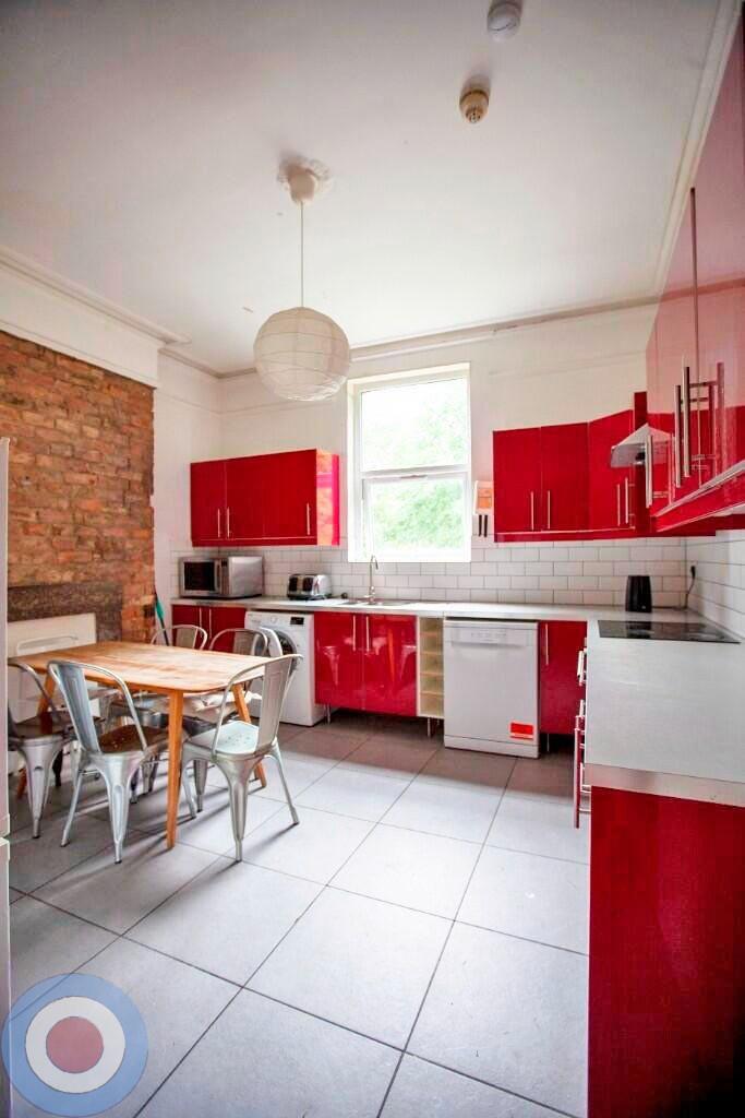Room Amherst Road in Manchester