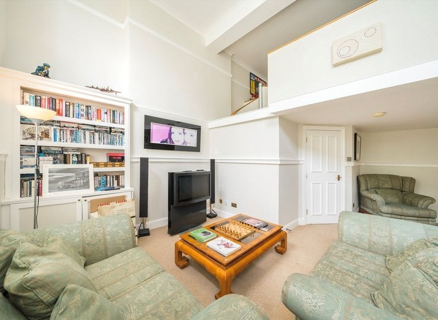 Flat Southey Road in Greater London