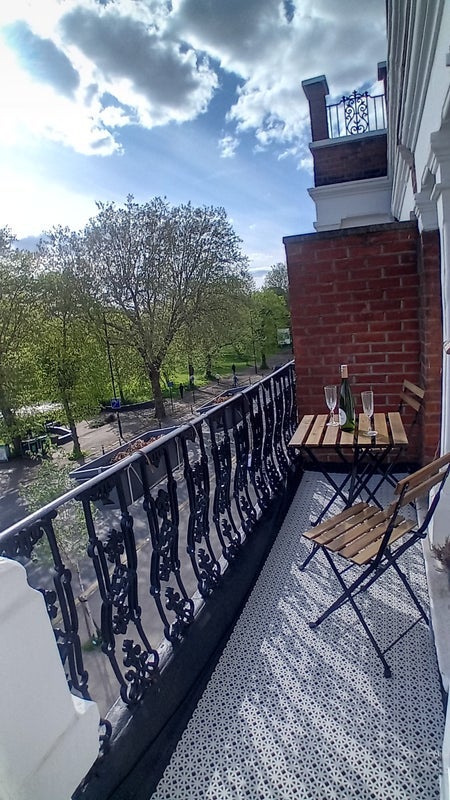 Room Uxbridge Road in Greater London