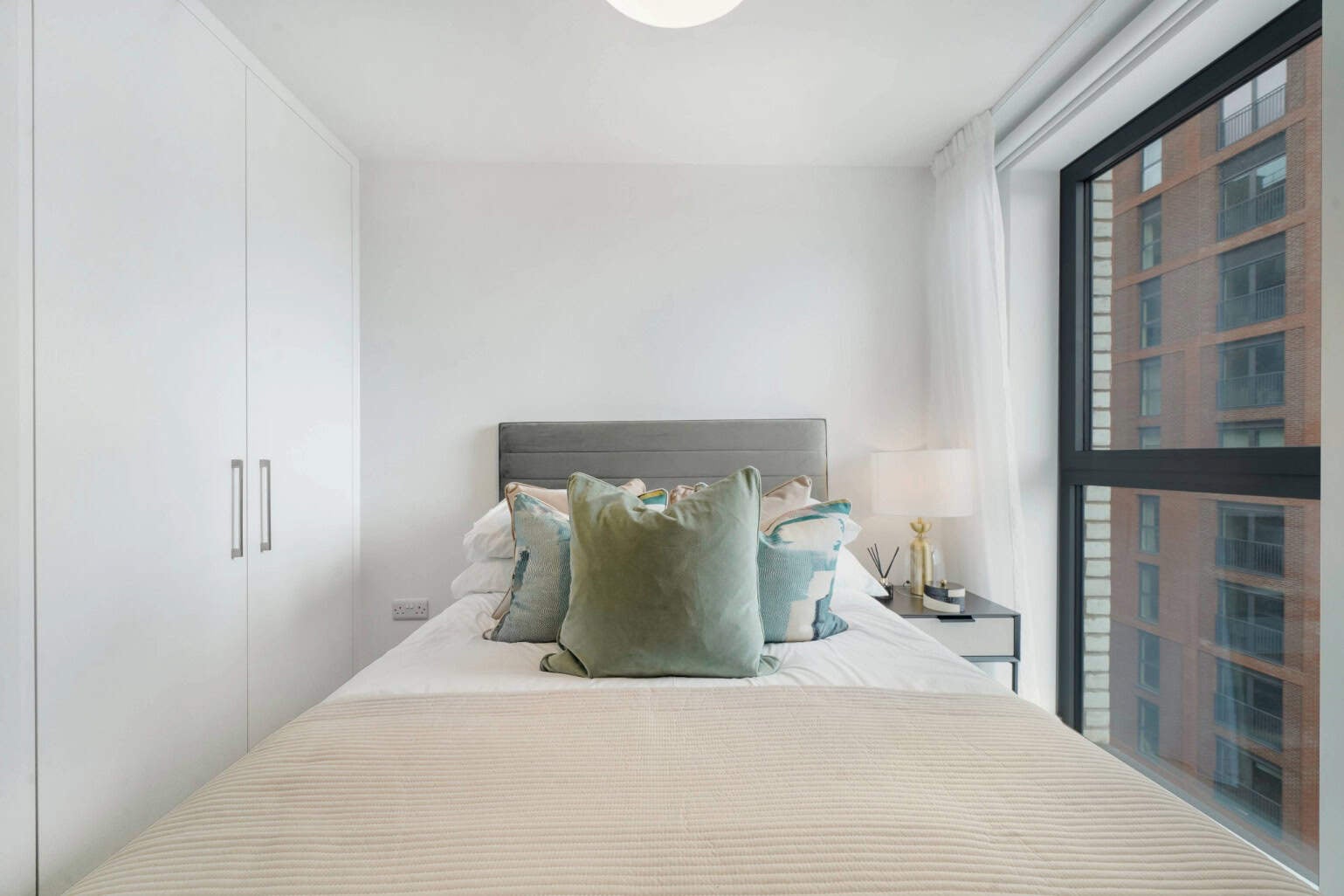 Flat Nicholsons Lane in Maidenhead