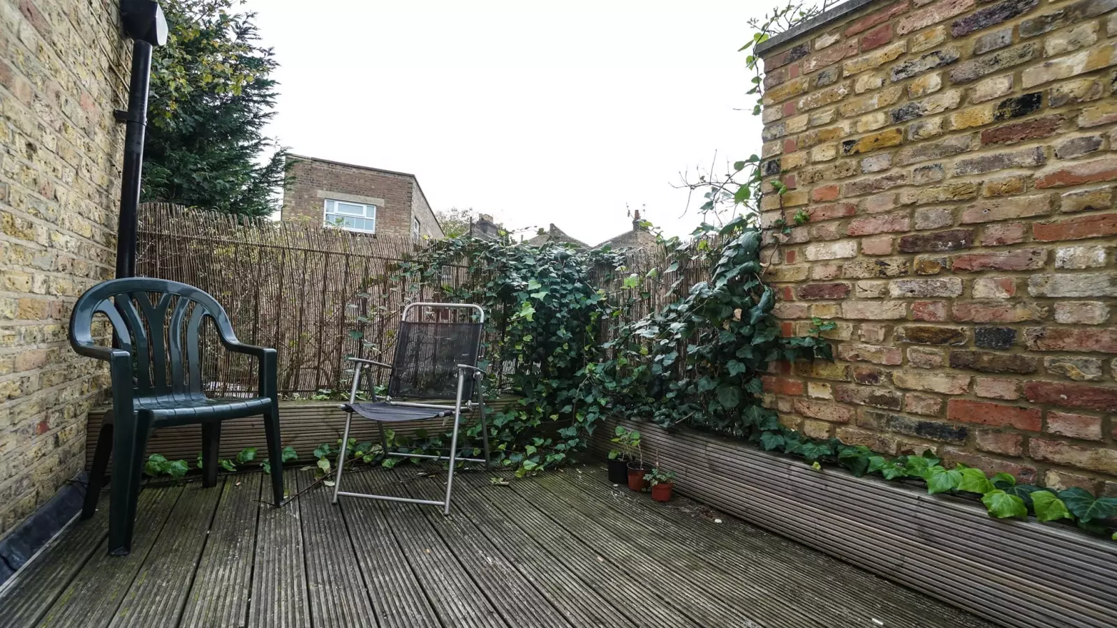 Room Penshurst Road in Greater London