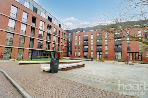Flat Burgess Springs in Chelmsford