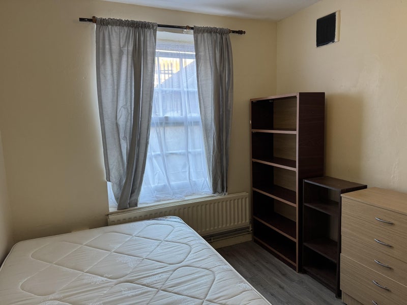 Flat Kennington Park Road in Greater London
