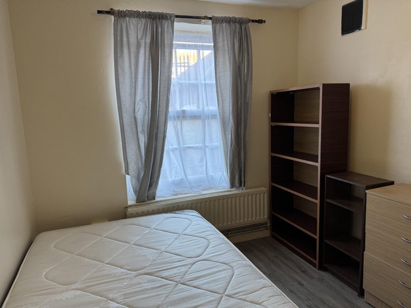 Flat Kennington Park Road in Greater London