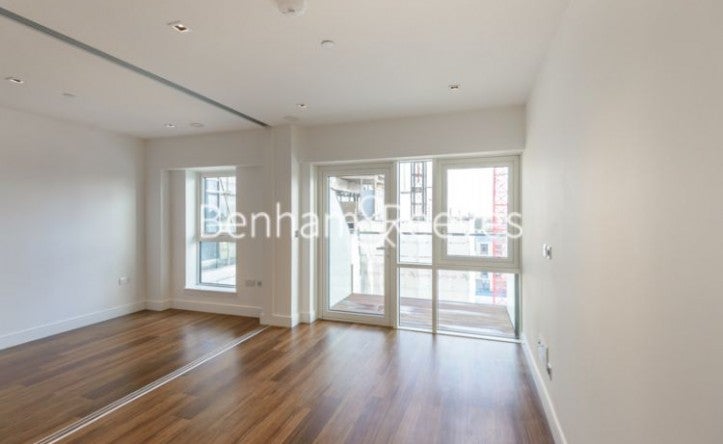 Flat Market Street in Greater London