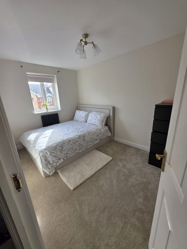 Room Ferry Road in Cardiff