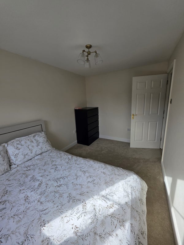 Room Ferry Road in Cardiff